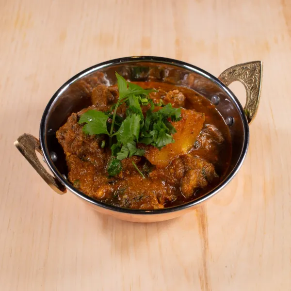 Lamb Vindaloo — Everest Masala Indian Cuisine Montréal